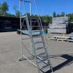Trappstege med platå