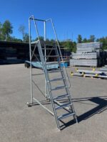 Trappstege med platå